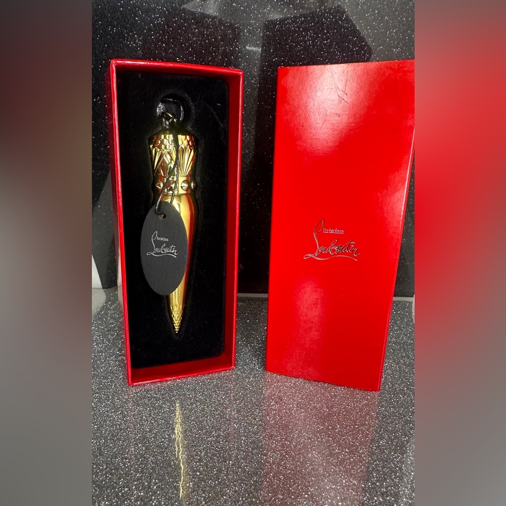 Christian Louboutin NIB shade Rouge Louboutin 001